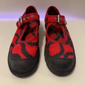 SOLD VIVIENNE WESTWOOD SQUIGGLE PRINT “PEKIN BAR” SHOE in Red/Navy